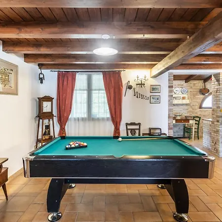 Suq With Pool, Parking & Wifi