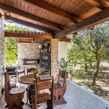 Suq With Pool, Parking & Wifi Holiday home Noto