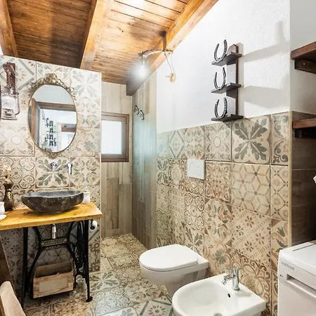 Suq With Pool, Parking & Wifi Holiday home