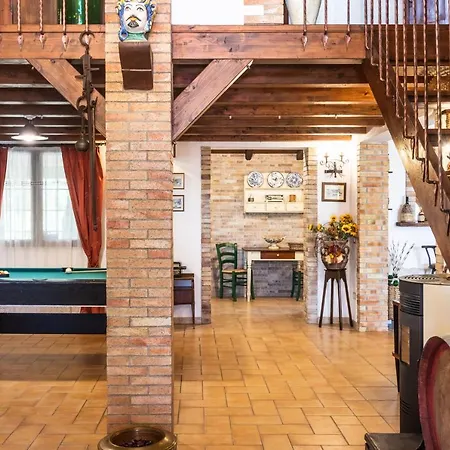Holiday home Suq With Pool, Parking & Wifi Noto