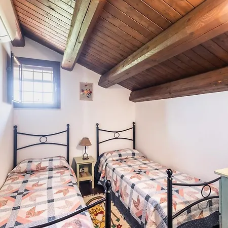 Holiday home Suq With Pool, Parking & Wifi Noto