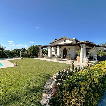 Suq With Pool, Parking & Wifi Holiday home