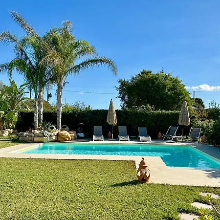Holiday home Suq With Pool, Parking & Wifi *